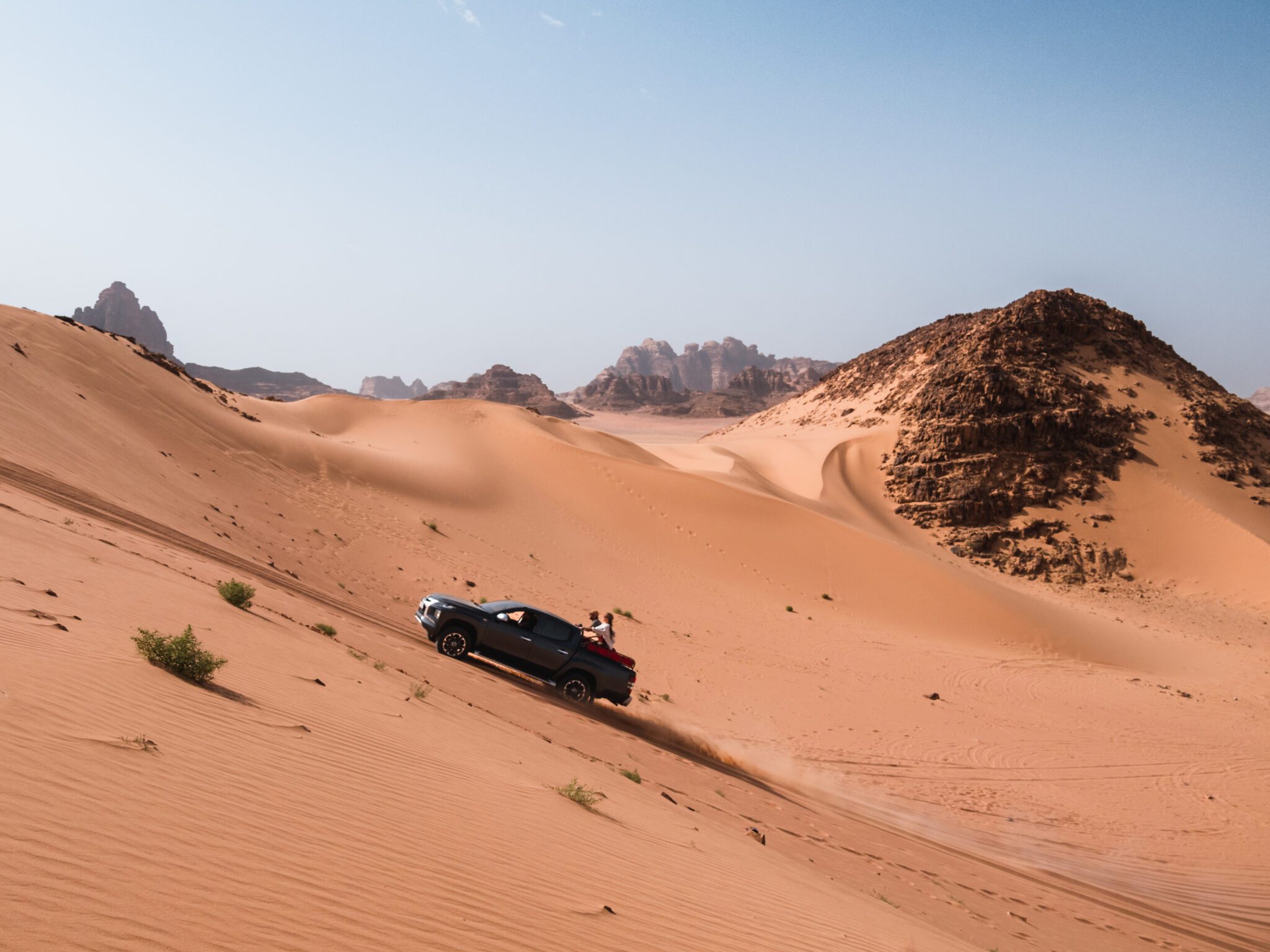 Jordan Nomads Jeepsafari in de woestijn van Wadi Rum: een jeepsafari met jeeps in de woestijn!